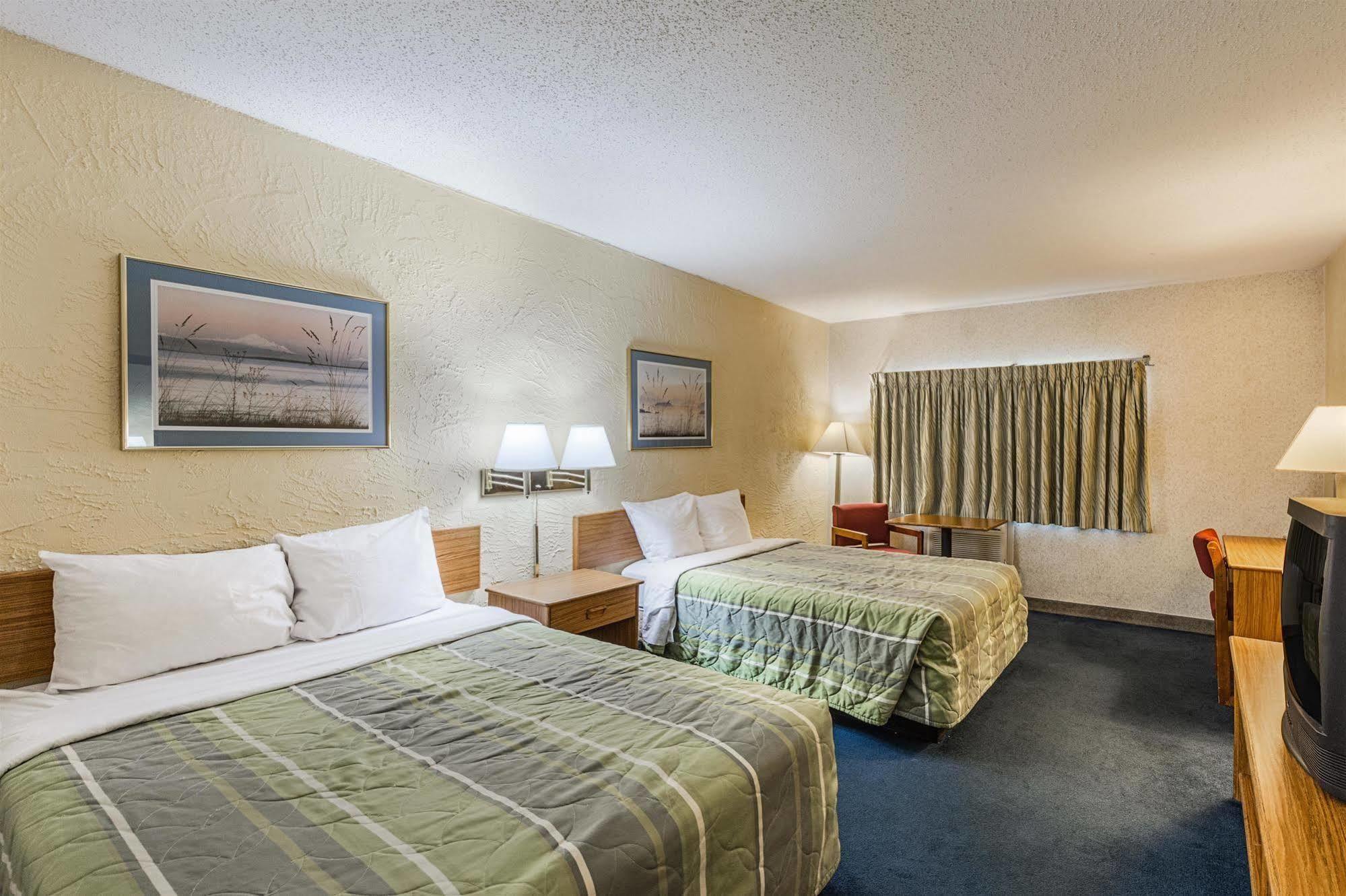Rodeway Inn Cascade Екстериор снимка