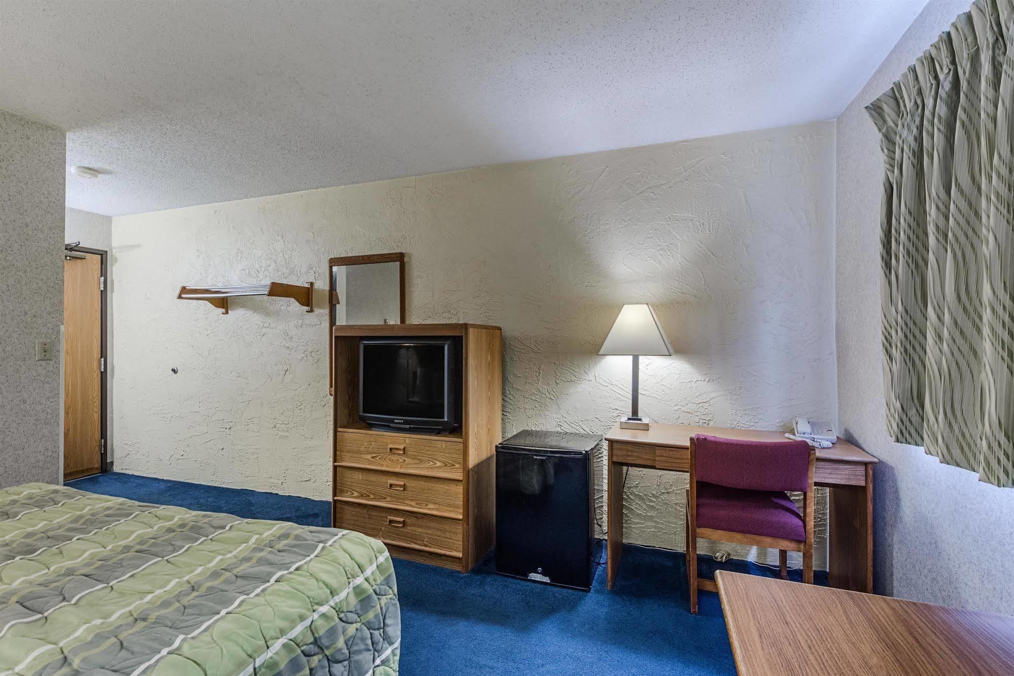 Rodeway Inn Cascade Екстериор снимка